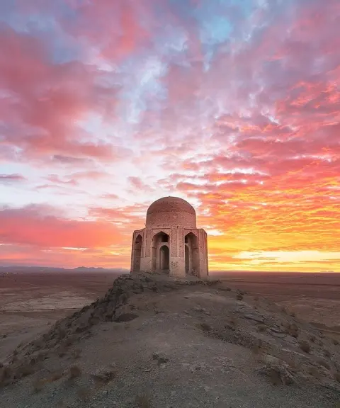 آرامگاه شاه‌فیروز، کرمان