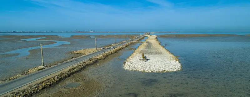 جزیره نگین - تصویر 1