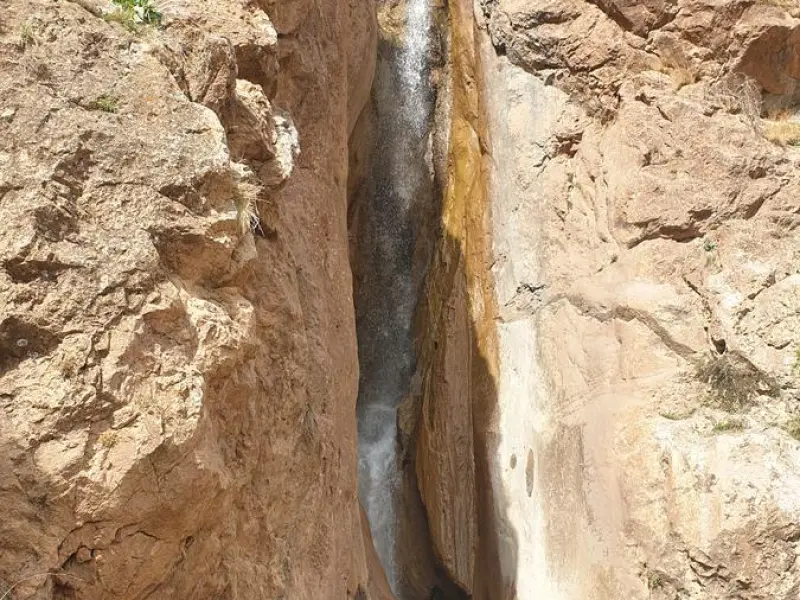 آبشار سجن - تصویر 2