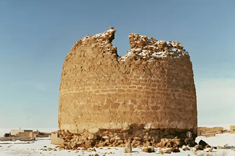 برج اوچ گنبد خان - تصویر 2