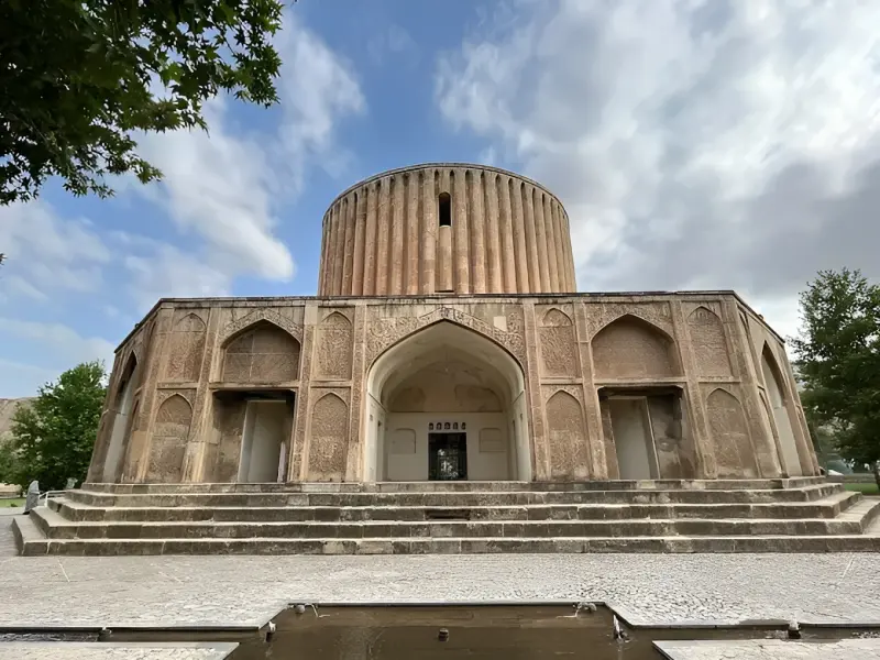 کاخ خورشید - تصویر 1