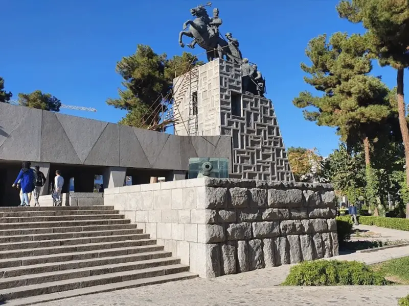 آرامگاه نادرشاه