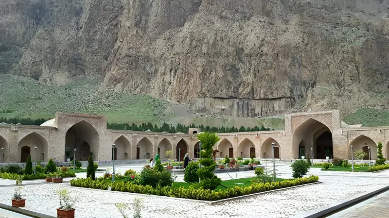 کاروانسرای شاه‌ عباسی بیستون - تصویر 2