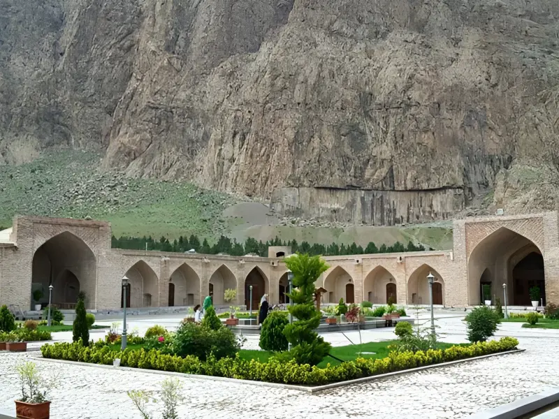 کاروانسرای شاه‌ عباسی بیستون - تصویر 2