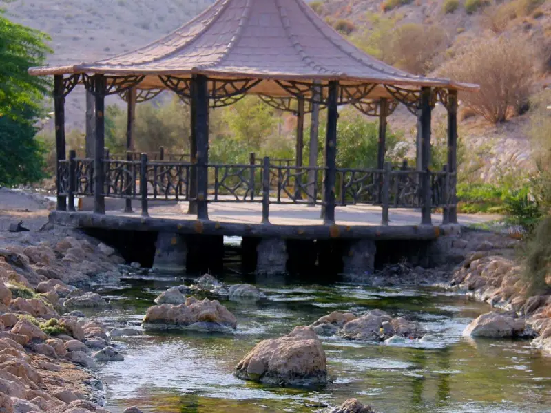 چشمه آب‌ گرم گنو - تصویر 3