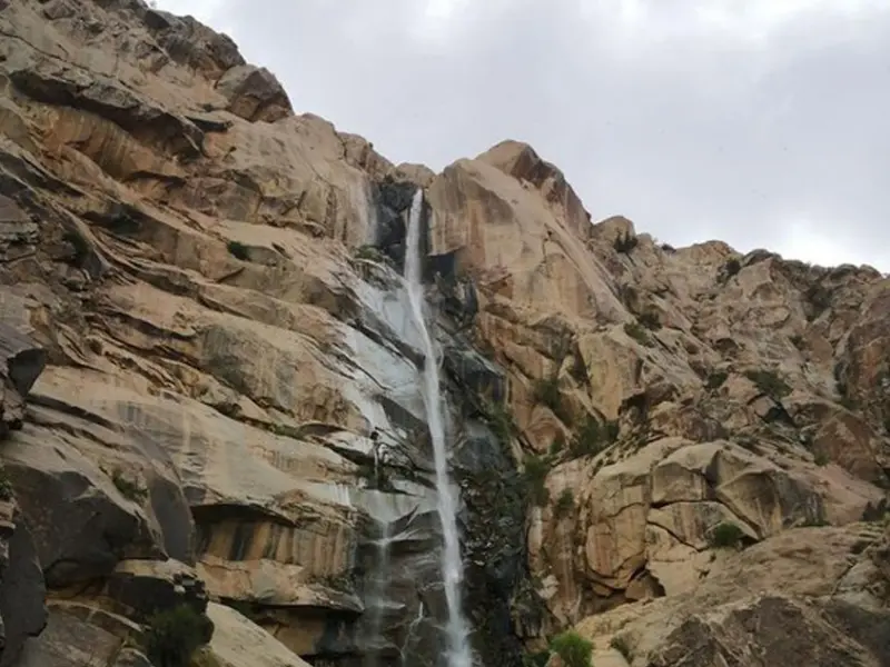 آبشار وروار
