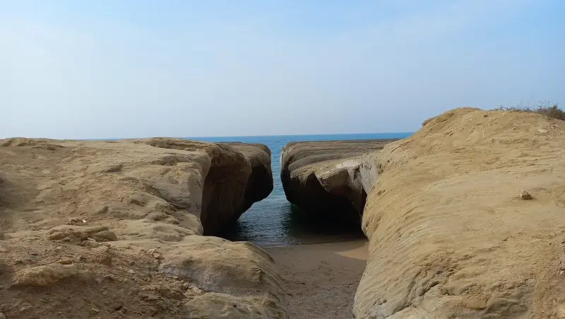 ساحل شکاف صدفی - تصویر 1