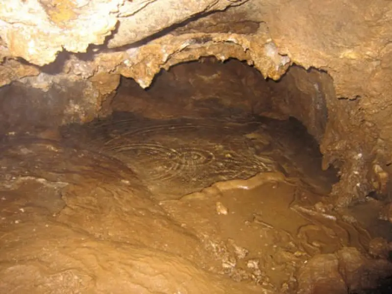 غار میدانک