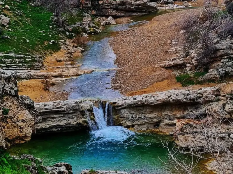 آبشار حکیم باشی - تصویر 1