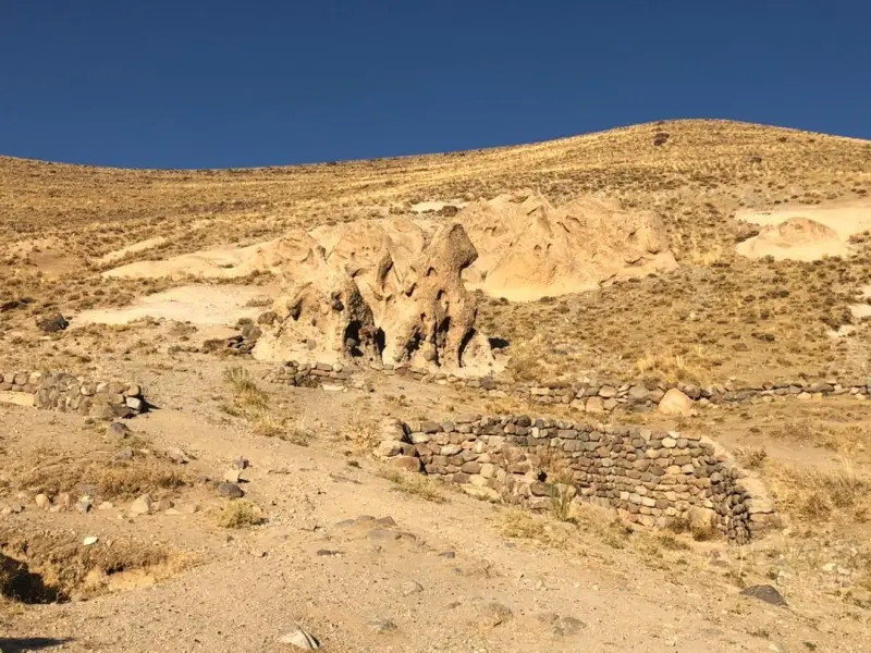 روستای صخره‌ای حیله ور - تصویر 2