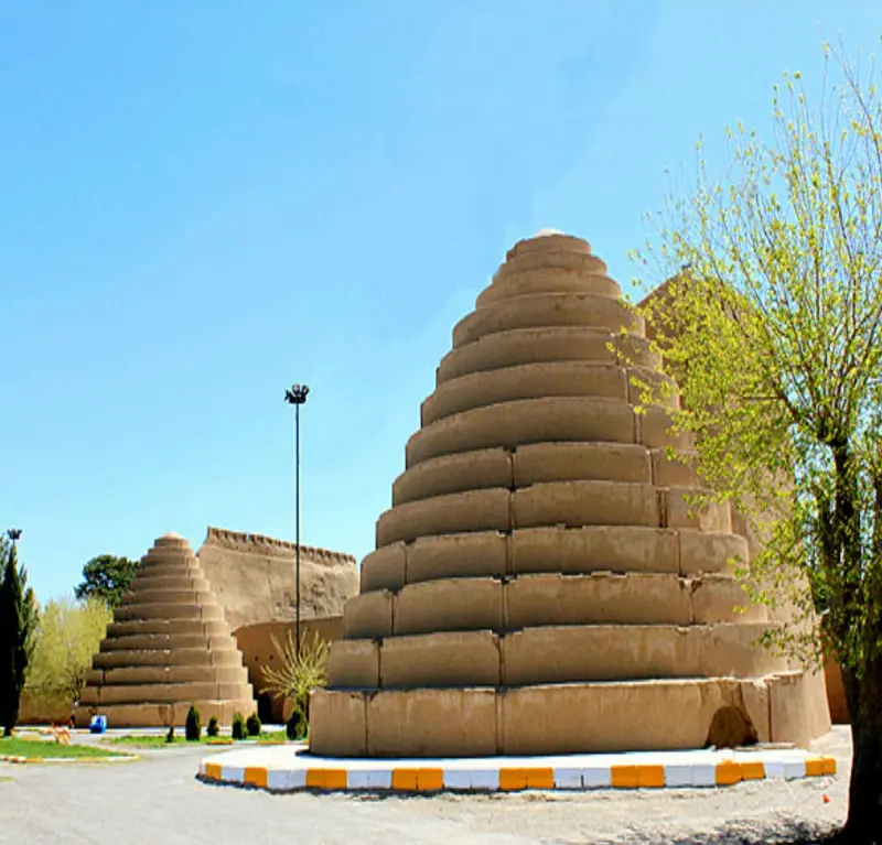 یخدان‌های دوقلوی سیرجان - تصویر 1