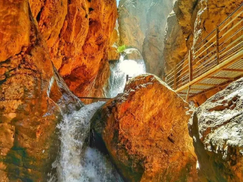 آبشار مجن