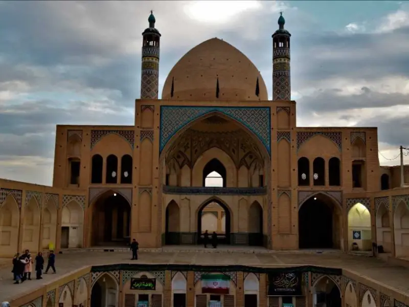 مسجد آقابزرگ - تصویر 1