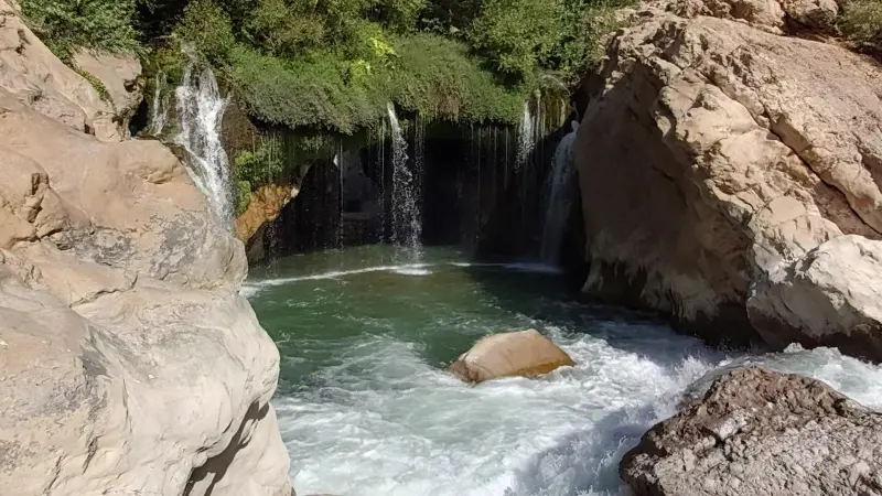 آبشار آب ملخ - تصویر 2