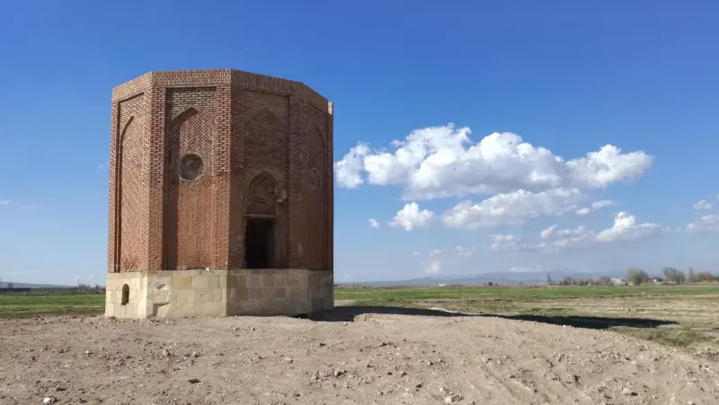 برج شاطر (گنبد شاطر) - تصویر 1