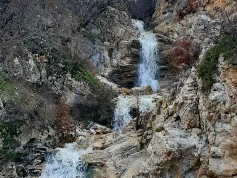 آبشار نام‌نیک