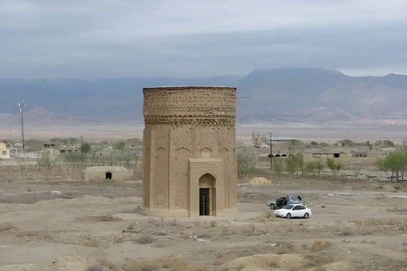 برج مهماندوست - تصویر 2