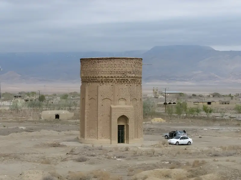 برج مهماندوست - تصویر 2