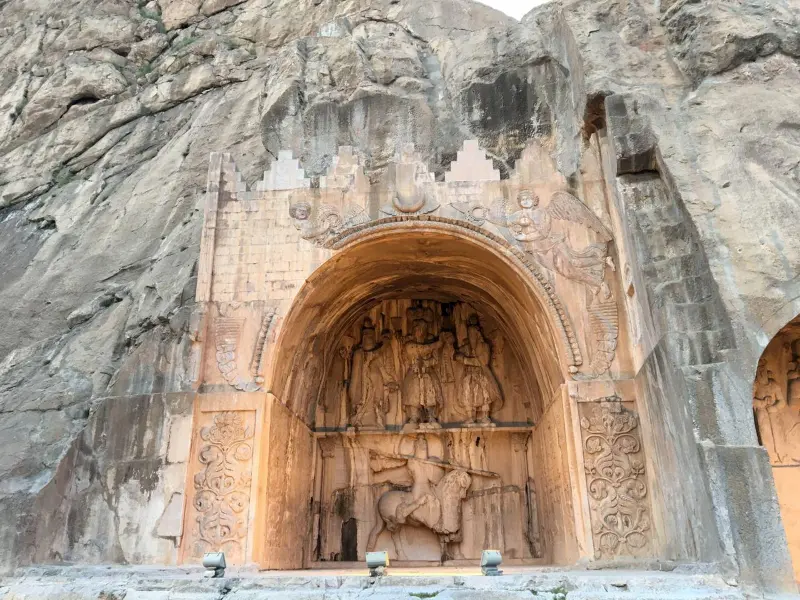 طاق بستان - تصویر 2