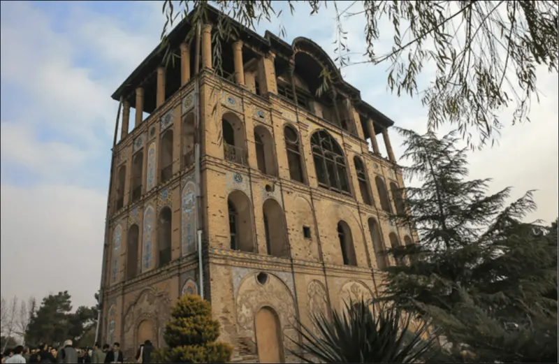 عمارت کلاه‌فرنگی عشرت‌آباد - تصویر 3