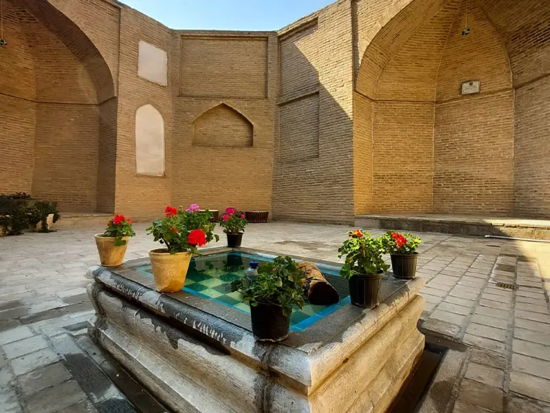 مسجد ساروتقی - تصویر 5