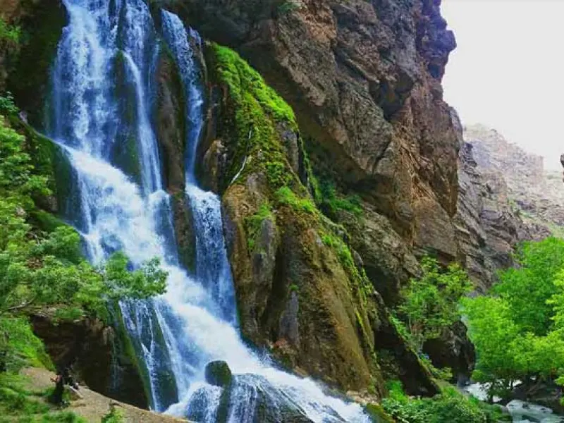 آبشار چکان - تصویر 1