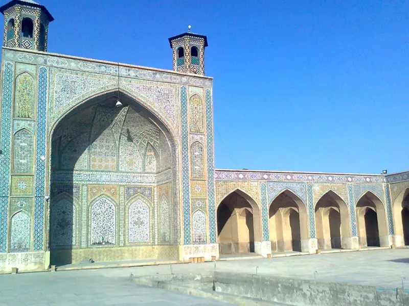 مسجد وکیل - تصویر 1