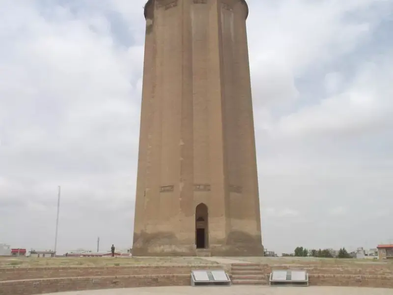 برج گنبد قابوس - تصویر 1