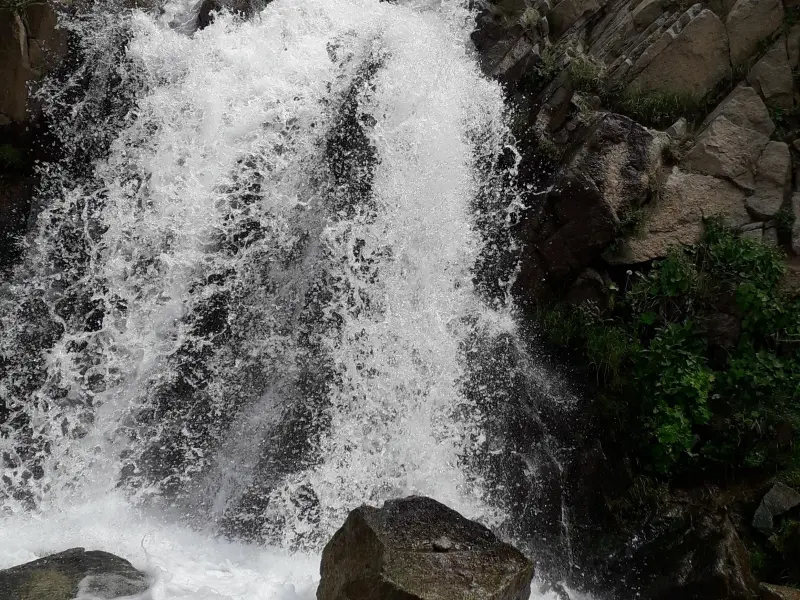آبشار اسب فروشان
