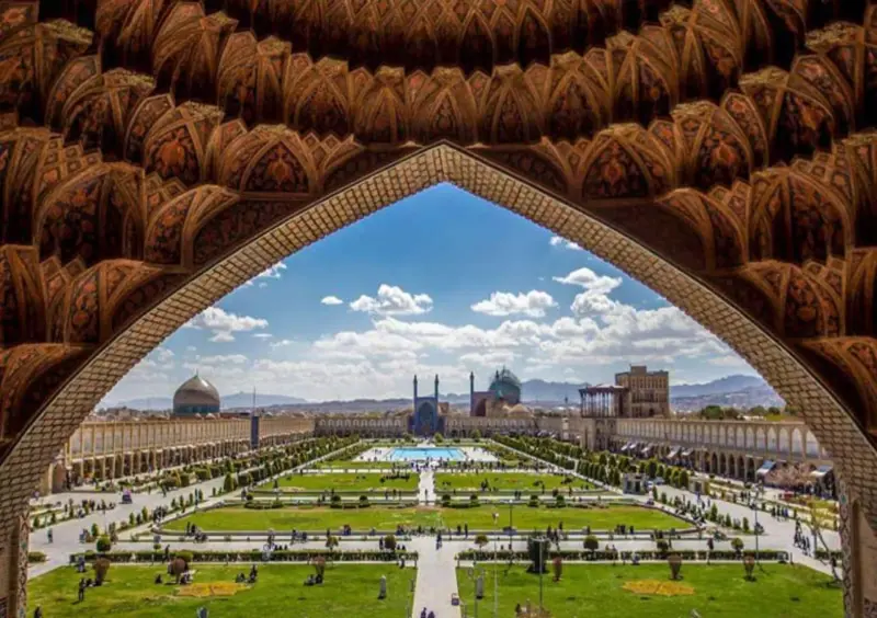 کاخ عالی‌قاپو - تصویر 2