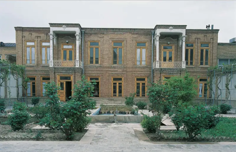 خانه لاله‌ای - تصویر 1