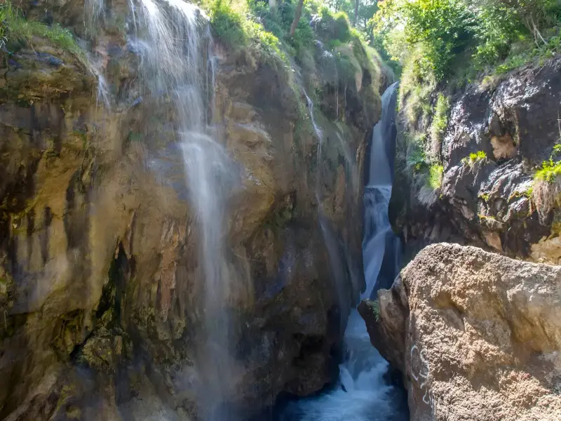 آبشار گل آخور