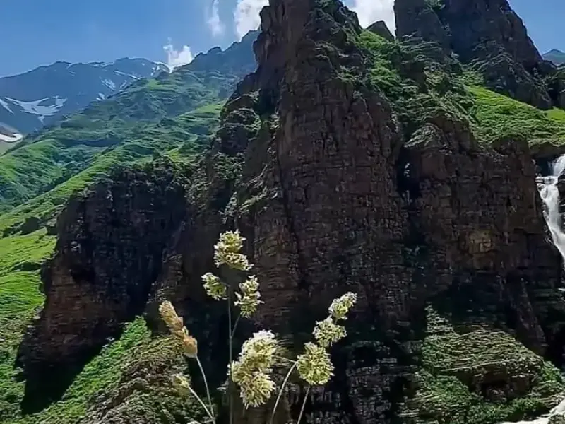 آبشار سیاه چشمان - تصویر 1