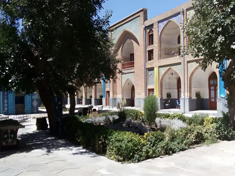 مدرسه عباسقلی خان - تصویر 1