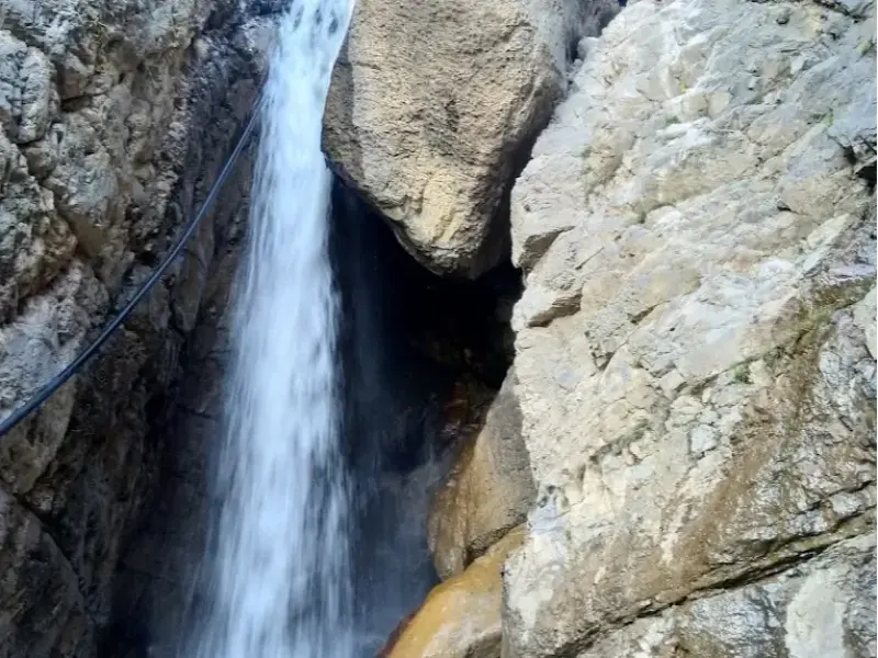 آبشار کوه گل