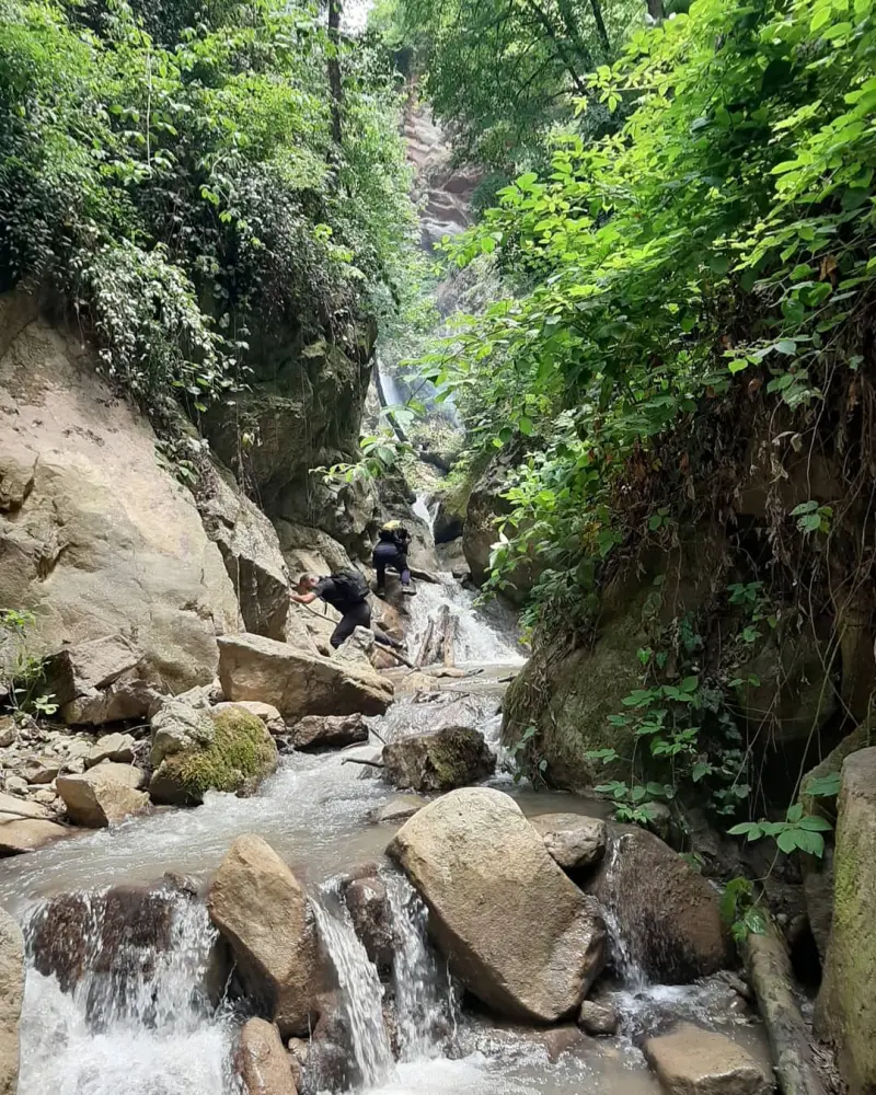 آبشار سرخه کمر - تصویر 1