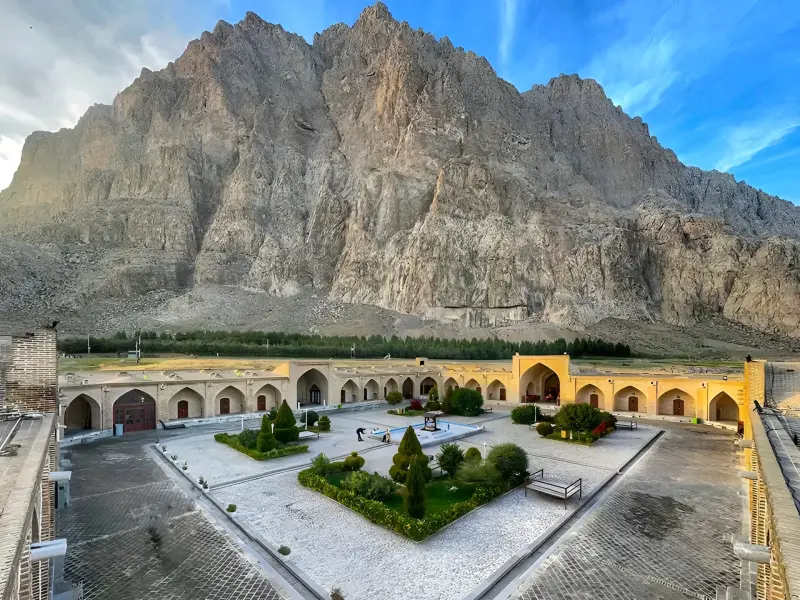 کاروانسرای شاه‌ عباسی بیستون