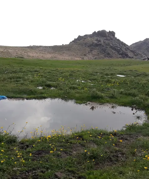 تخت نادر، همدان
