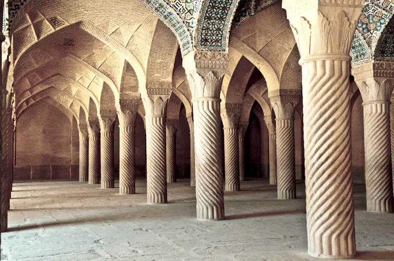 مسجد وکیل - تصویر 4