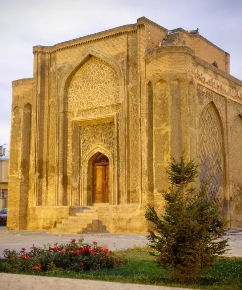 گنبد علویان، همدان