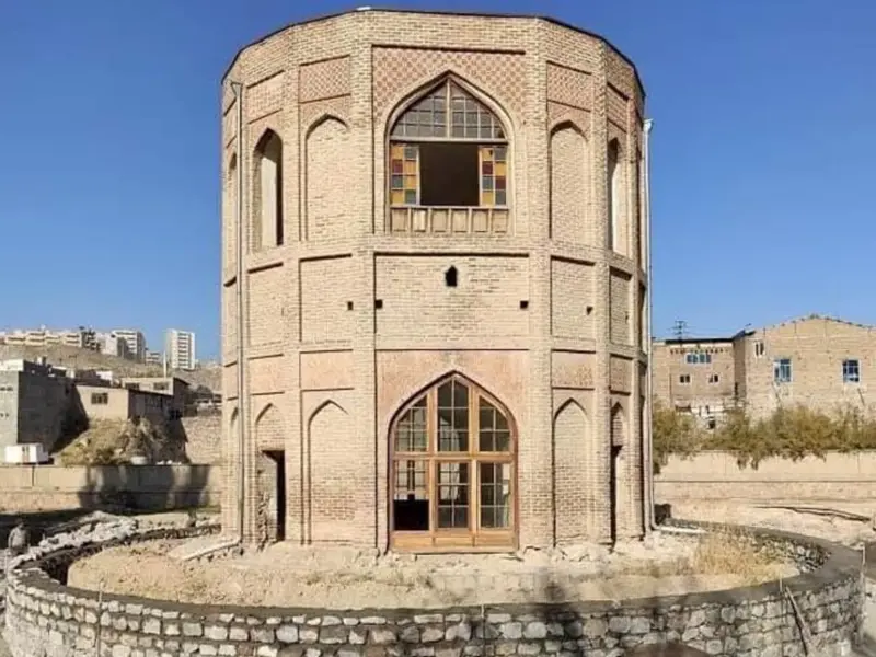 برج خلعت پوشان - تصویر 2