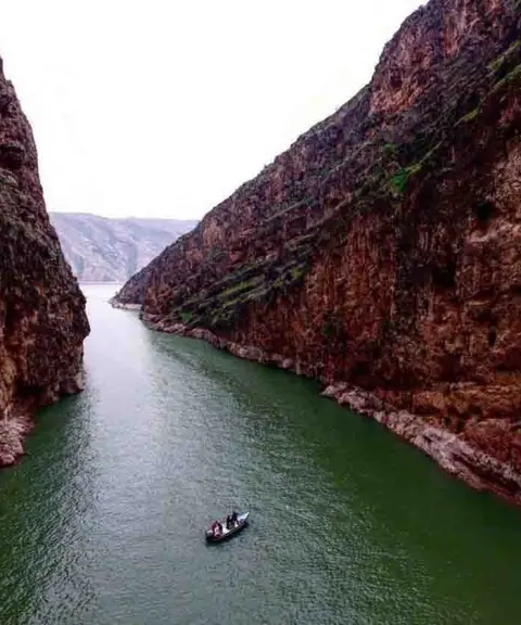 تنگ سازبن، ایلام