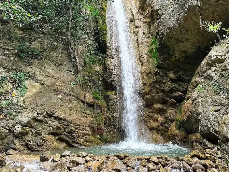 آبشار باقرآباد