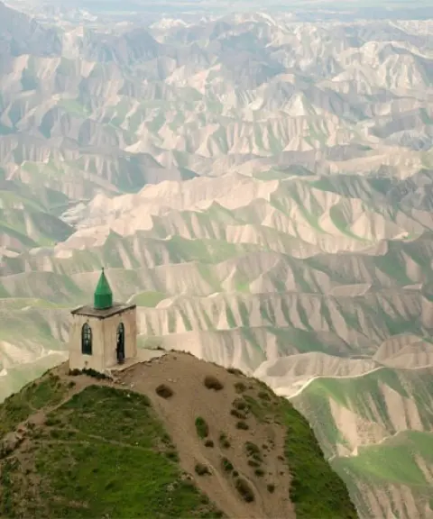 گورستان خالدنبی، گلستان