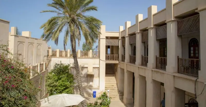 عمارت کازرونی - تصویر 2