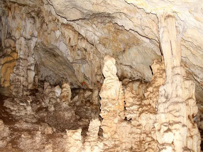 غار ده‌شیخ