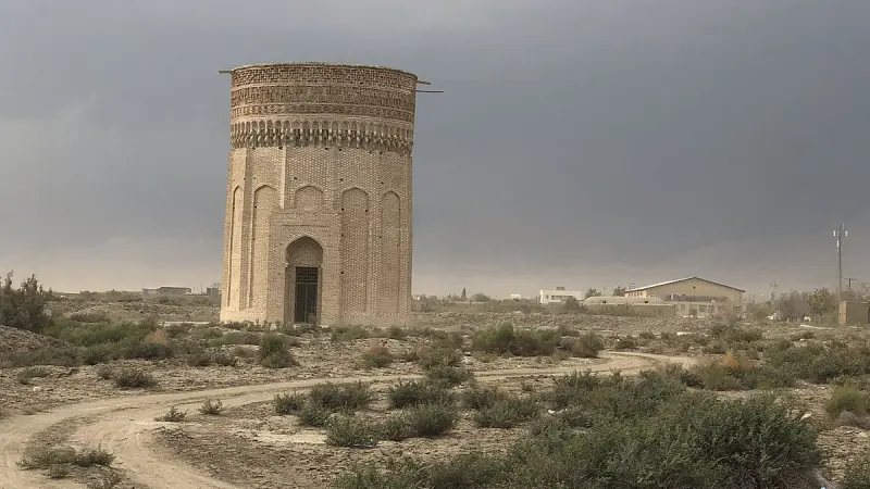 برج مهماندوست - تصویر 1