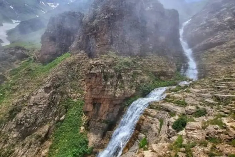 آبشار سیاه چشمان - تصویر 3