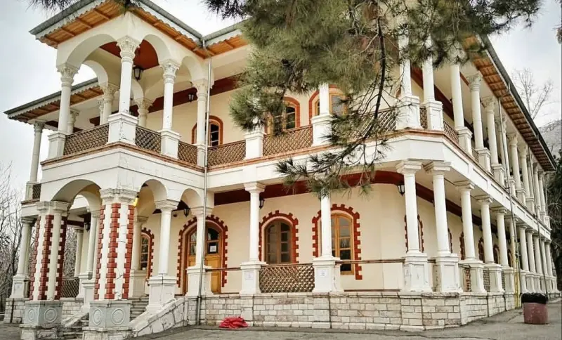 عمارت قصر یاقوت - تصویر 2