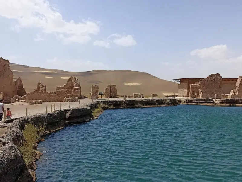 تخت سلیمان - تصویر 3